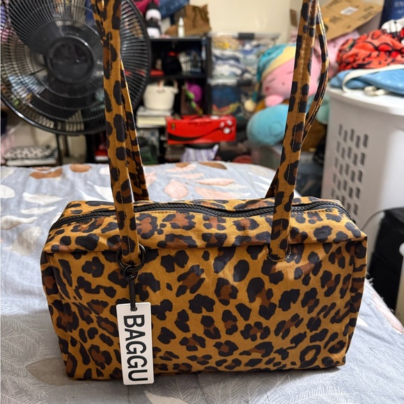 BAGGU Handbags - BAGGU Leopard-Print Shoulder Tote in Brown and Black